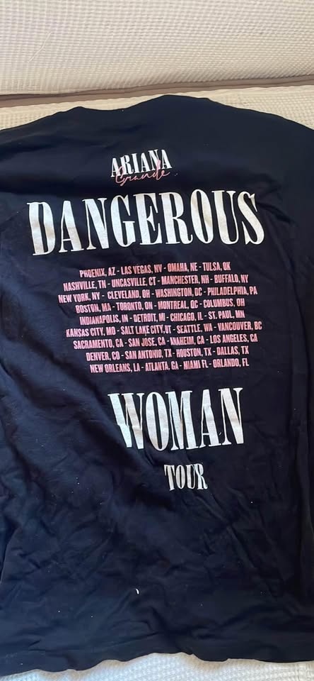Ariana grande dangerous woman concert T-shirt - photo 2