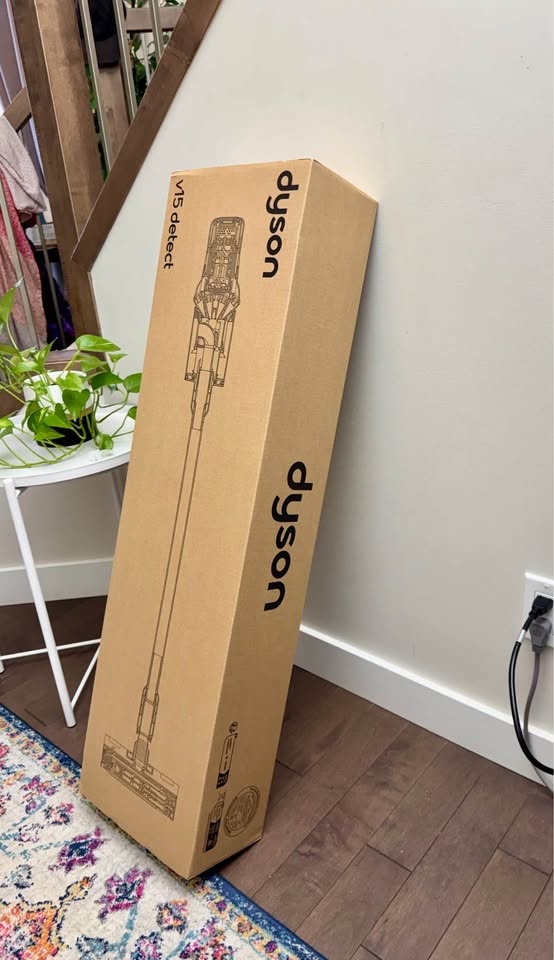 NEW Dyson V15 Detect Plus - Brand New Sealed In Box - Never Open