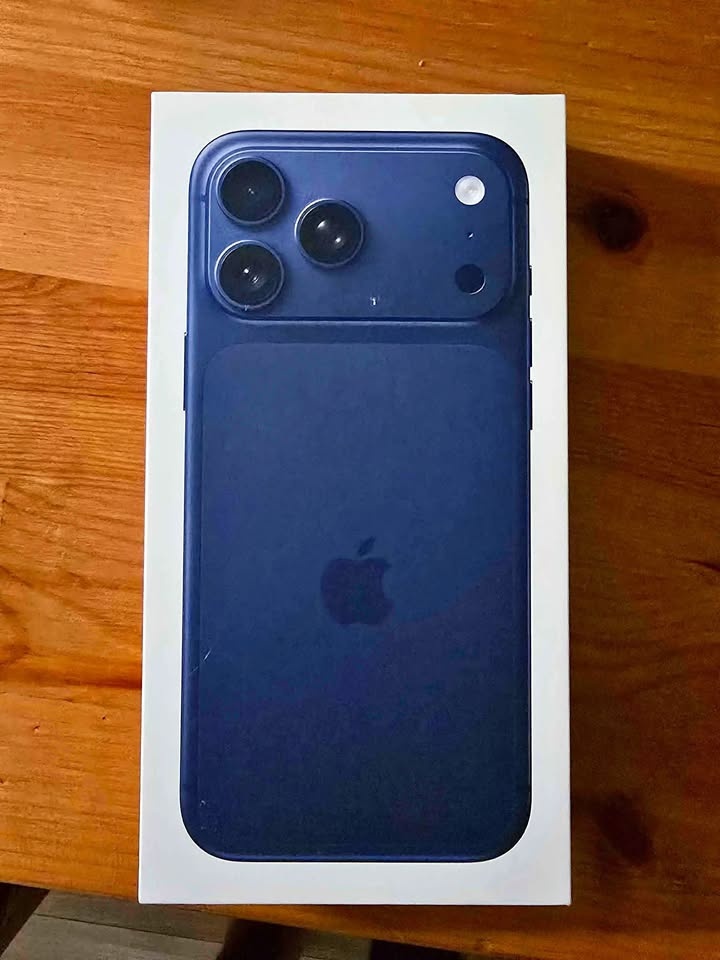 iPhone 17 Pro Max 1TB Deep Blue