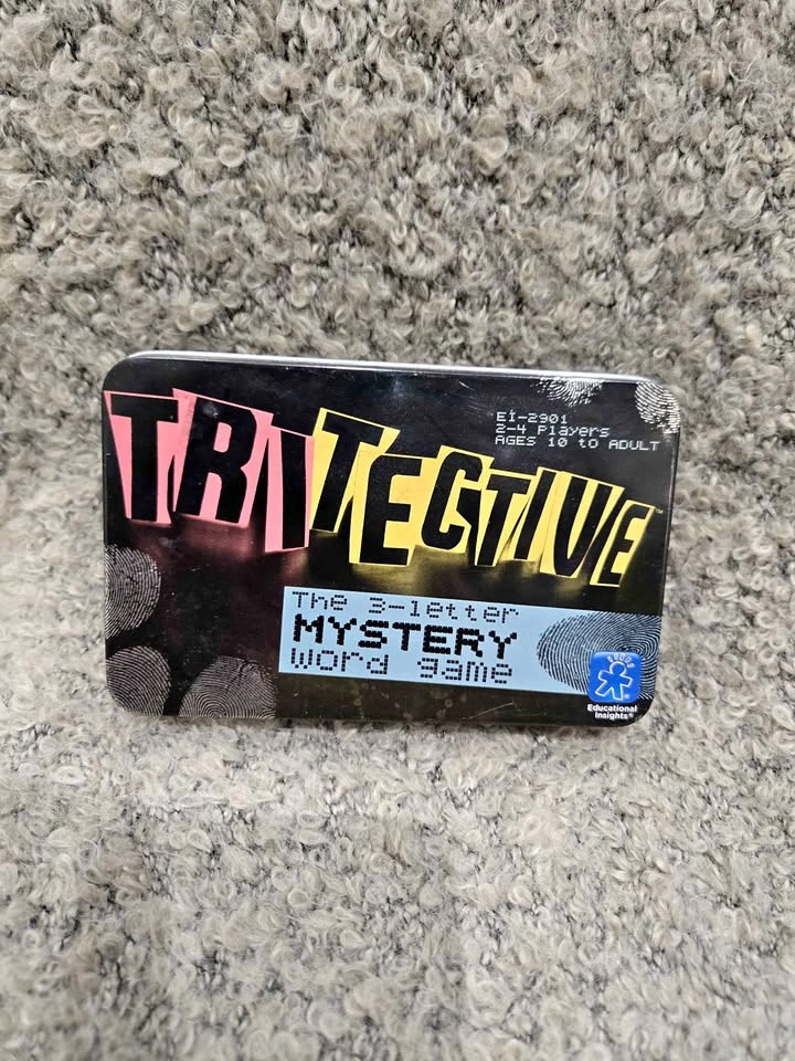 Tritective mystery word game