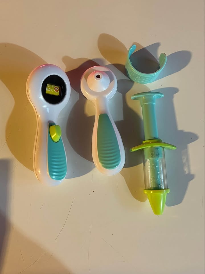 Fisher price doctors play set - photo 2