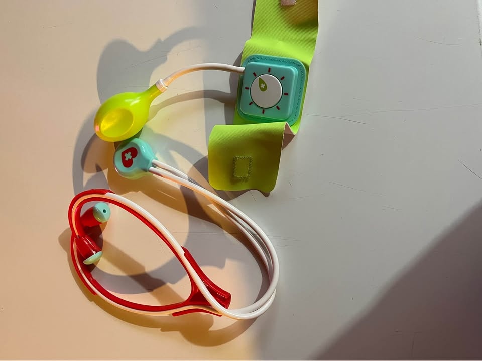 Fisher price doctors play set - photo 3