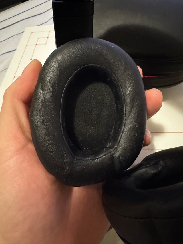 Beats Studio 3 Wireless - Fully Working - Broken Hinge - photo 2