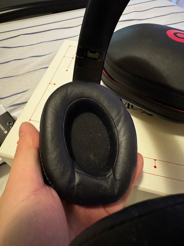 Beats Studio 3 Wireless - Fully Working - Broken Hinge - photo 3