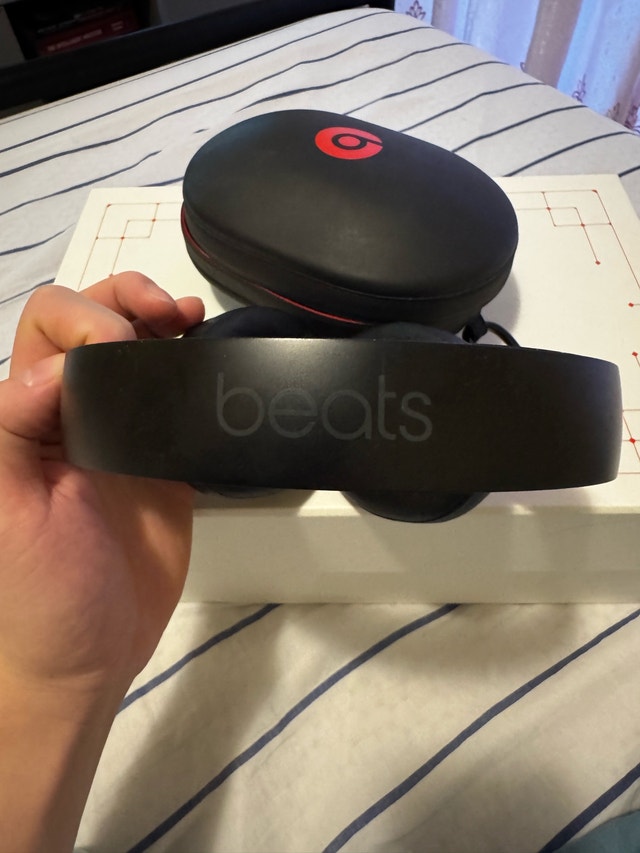 Beats Studio 3 Wireless - Fully Working - Broken Hinge - photo 4