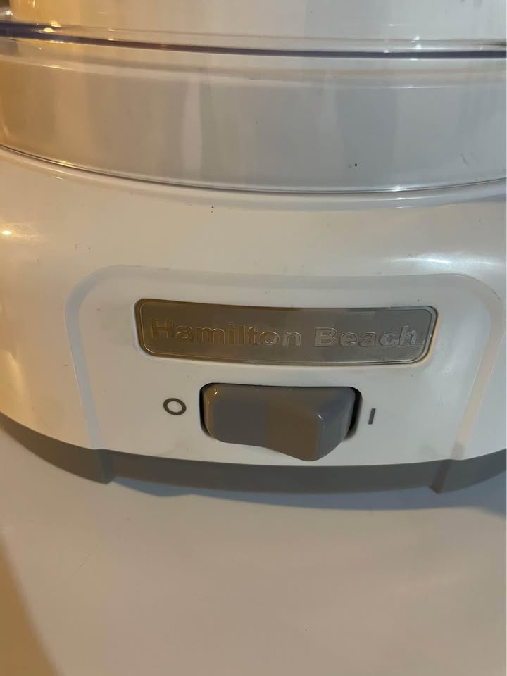 Hamilton beach ice cream maker - photo 2