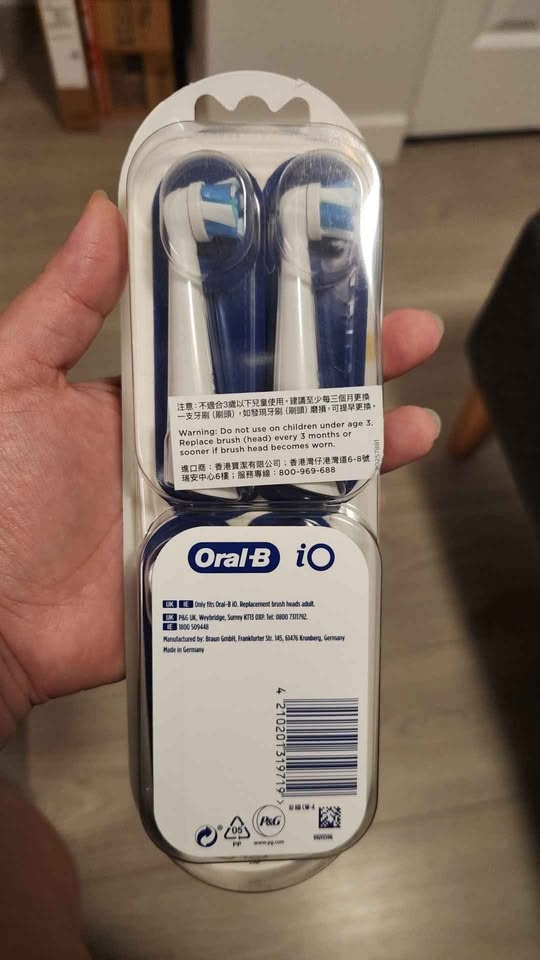 Oral-B iO Electric Tooth Brush Replacement Brush Heads Adult x 4 - photo 2