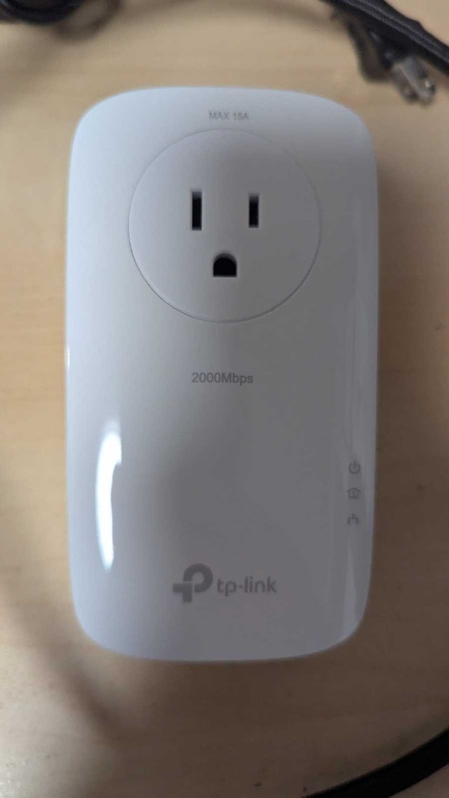AV2000 TPLink Power Line Adapter Set - photo 2