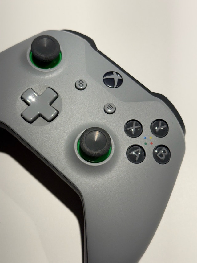 Xbox Wireless Controller (Series X|S) – Like New - photo 2