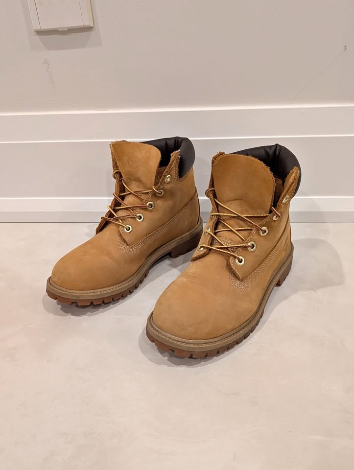 Timberland Kids' Premium 6 Inch Waterproof Boots size 6