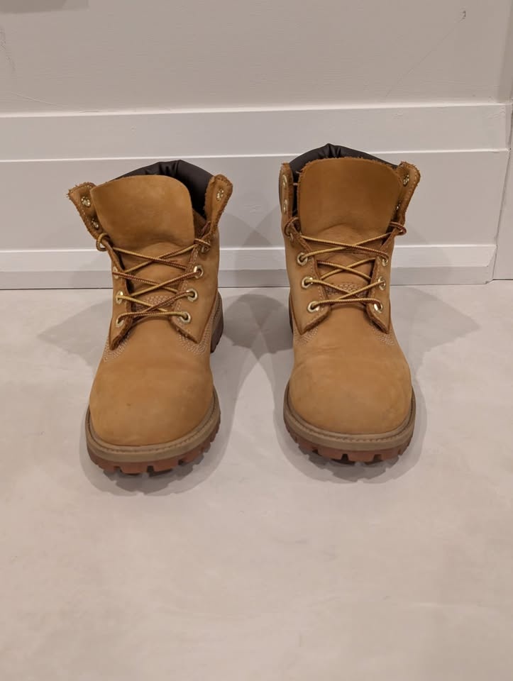 Timberland Kids' Premium 6 Inch Waterproof Boots size 6 - photo 2