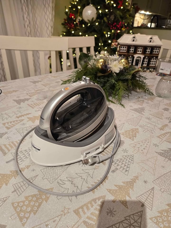 Panasonic Cordless Steam Iron – Like New - photo 2