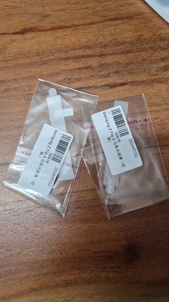 Samsung Z Flip 6 Cases and Screen Protectors - photo 2