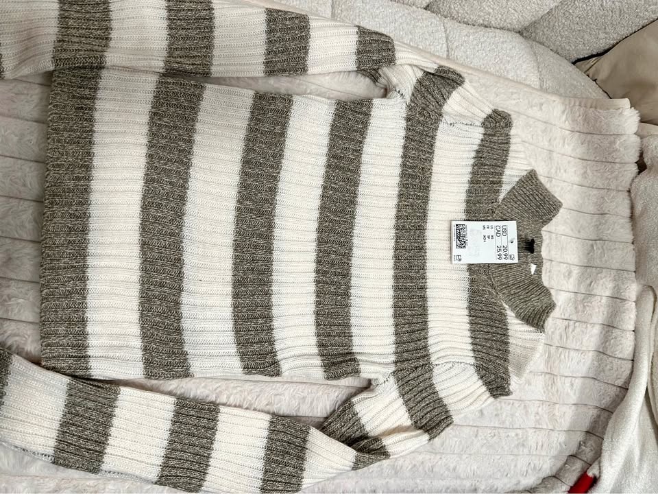 H&M sweater