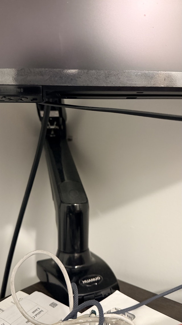 Samsung 27” Odyssey G5 Gaming Monitor (R14LN) - photo 2