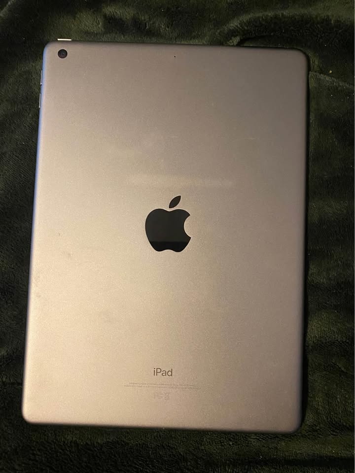 iPad 5th Generation - photo 3