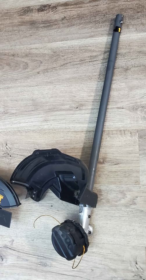 DEWALT 60v Attachment String Trimmer - photo 2
