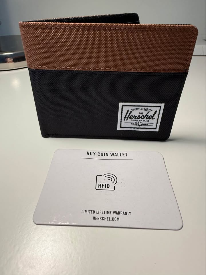 Herschel RFID Blocking Wallet (Brand New) - photo 4