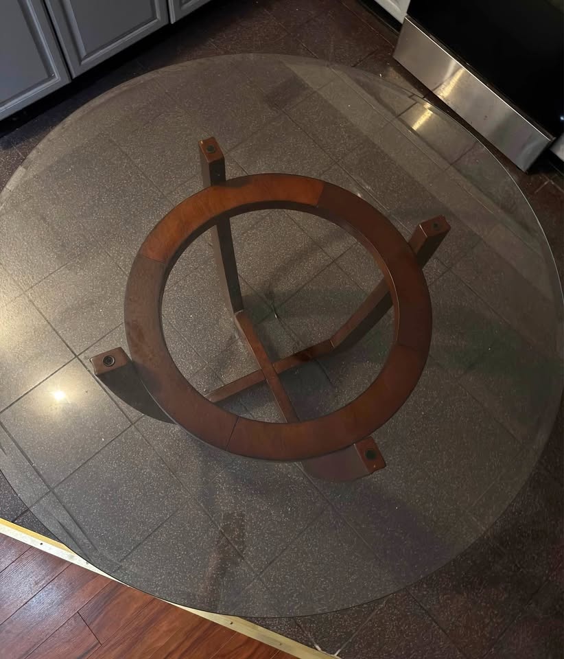 Glass Dining Table – 48” Round (Actual Wood)