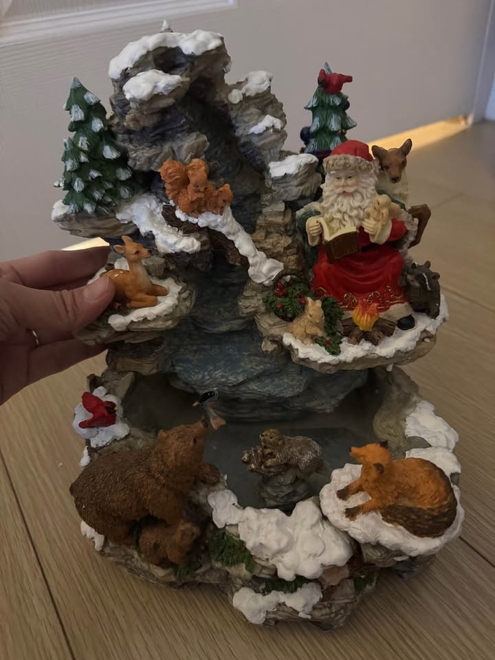 Traditions Decorative Table Top Fountain Christmas Santa - photo 4