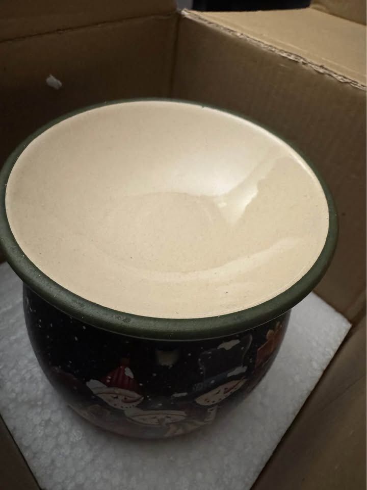 Aromatherapy diffuser- handmade ceramic, christmas, winter, snow - photo 4