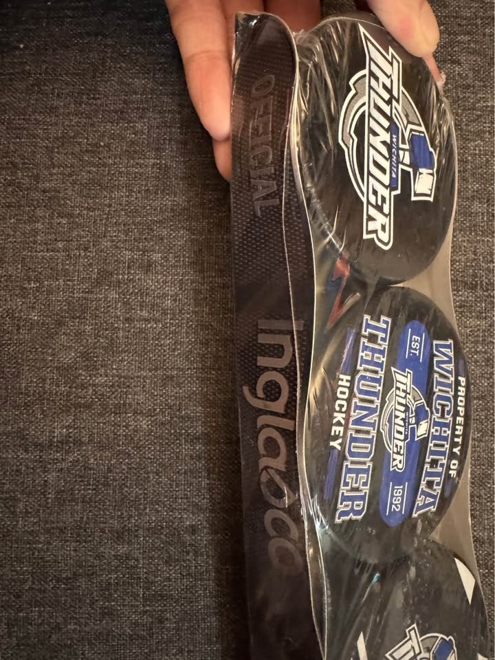 Wichita Thunder Hockey Pucks 4 pack - photo 2
