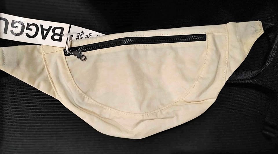 BAGGU Crescent Fanny Pack - Brand New