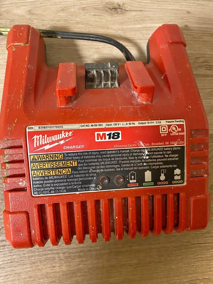 Milwaukee M18 Battery Charger