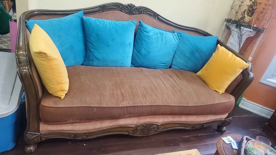 Large 2 and 3 seater sofas - photo 2