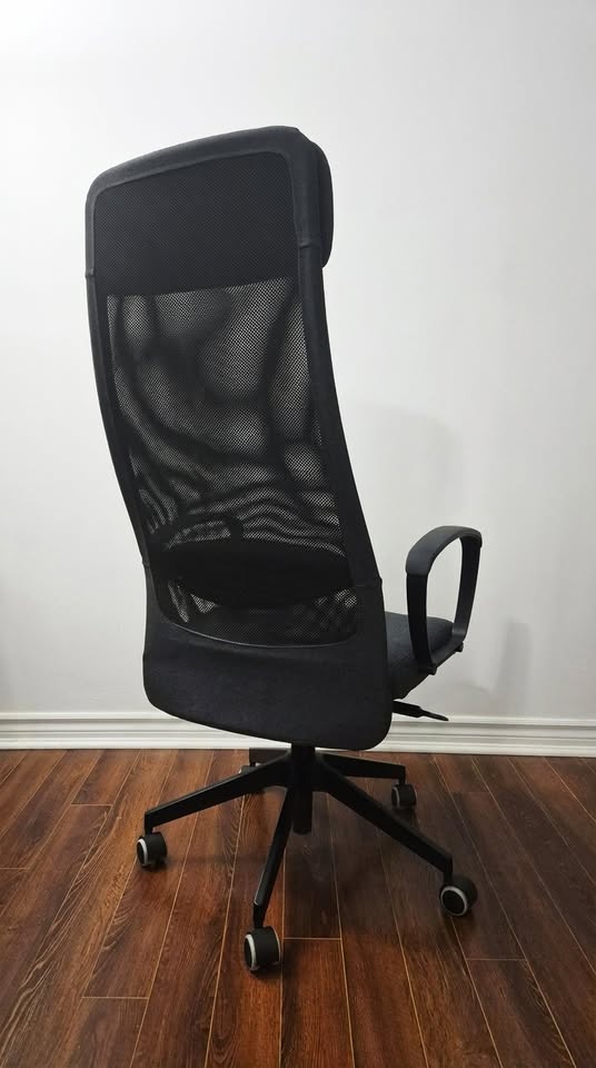 IKEA MARKUS Office Chair - Dark Gray / Mesh Back - photo 3
