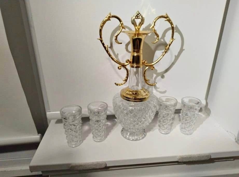 Crystal Liquor Decanter Set with 4 matching shot glasses