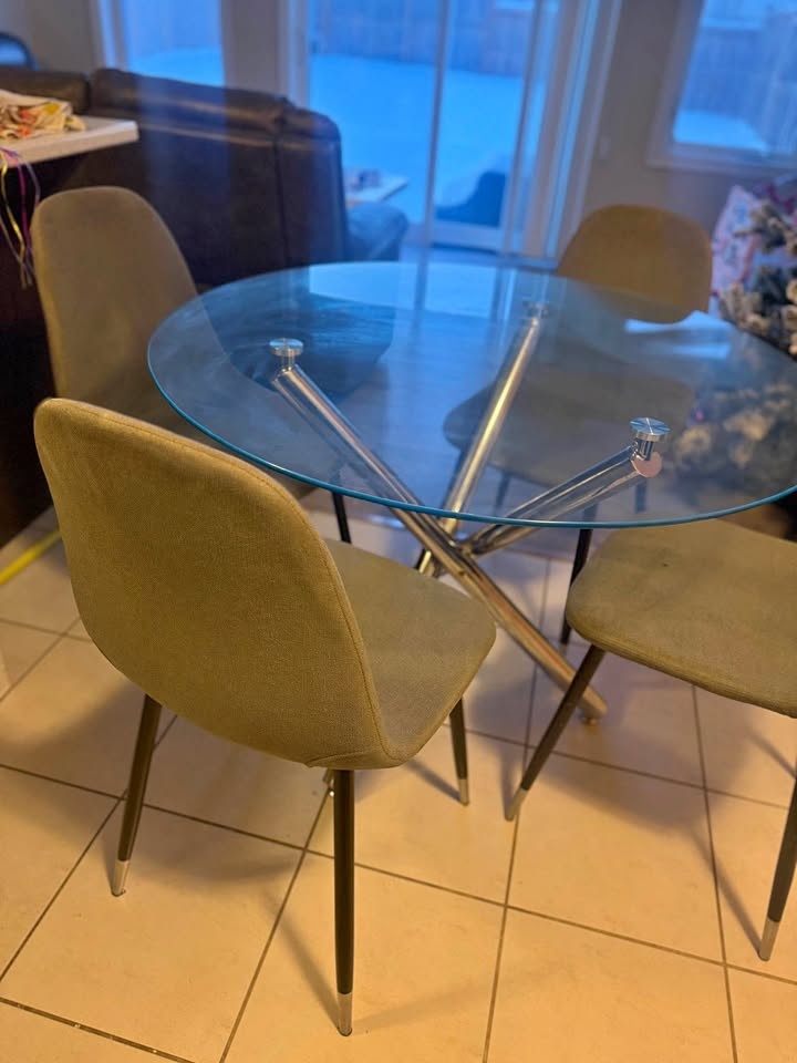 Dining table set