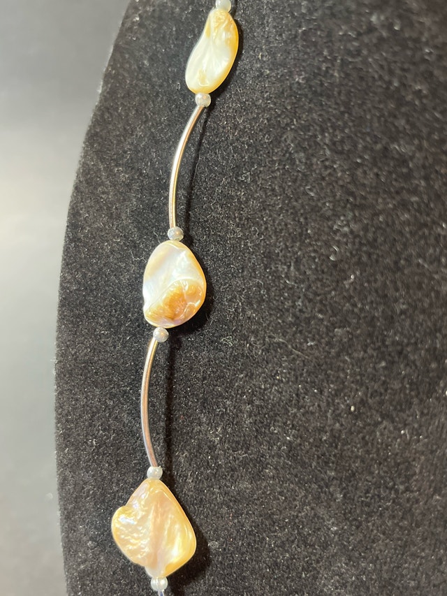 Mother-of-pearl nugget bead illusion necklace - photo 4