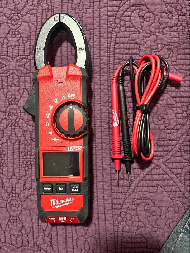 Milwaukee 600amp clamp meter