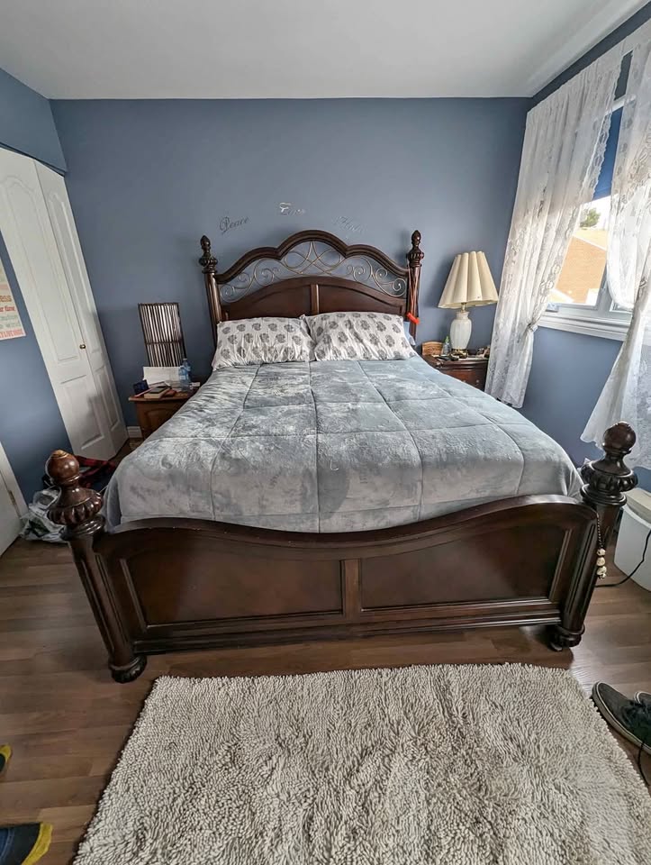 Bedroom suite for sale