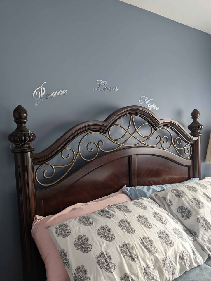 Bedroom suite for sale - photo 2