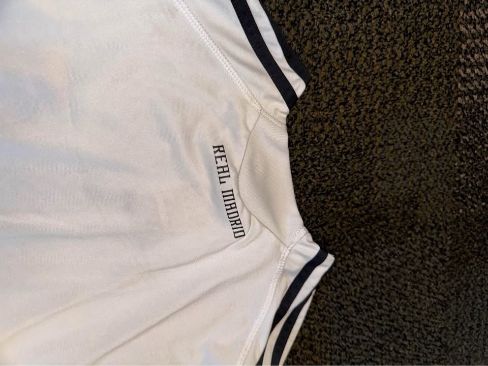 OLD ORIGNAL REAL MADRID KIT - photo 2
