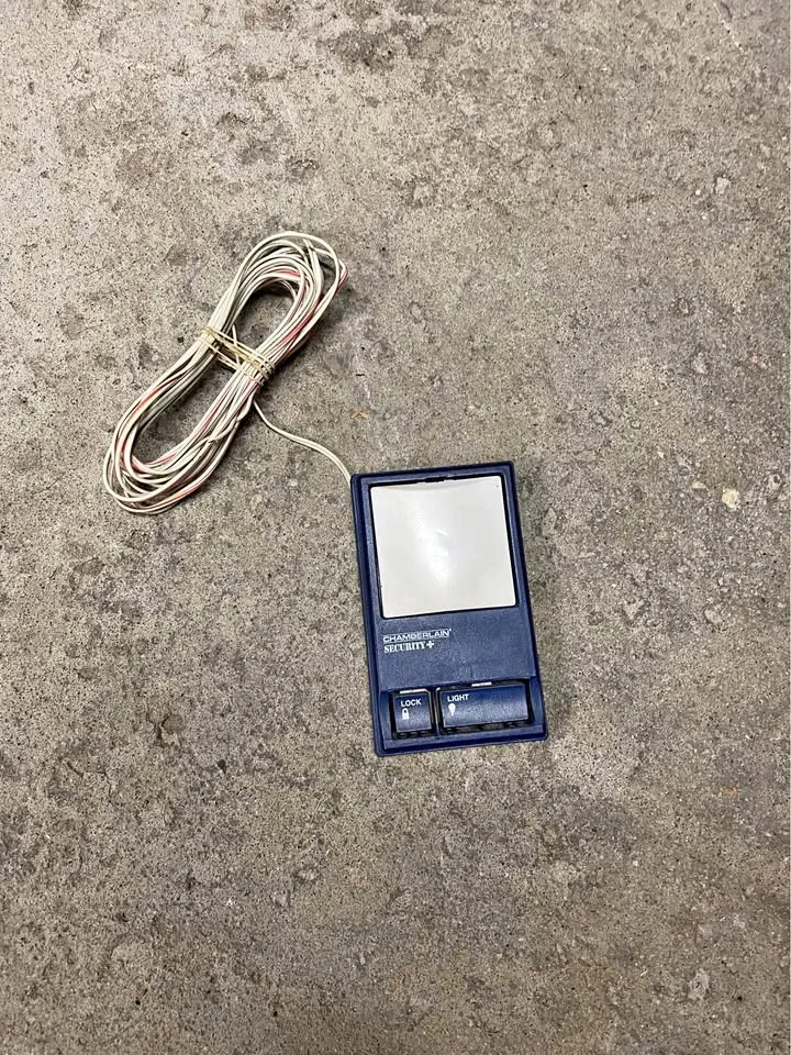 Selling chamberlain garage opener - interior controller thumbnail