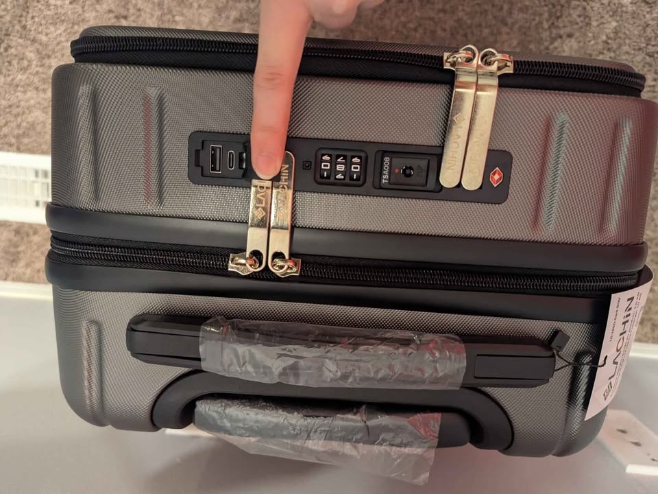 ✈️ (NEW) CARRY-ON + BACKPACK MATCHING SET! - photo 5
