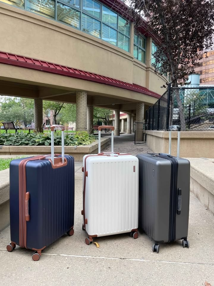 Selling premium quality medium 24 Check-in and 20 inch carry-on - photo 5