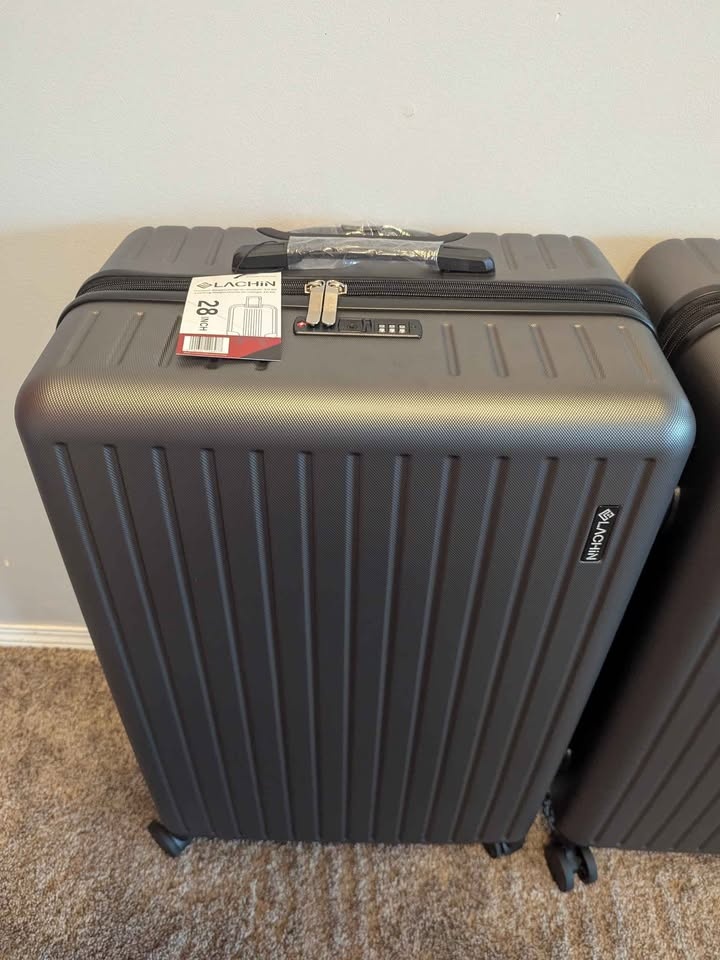 Brand new large checked in 28 in $75 each - photo 2