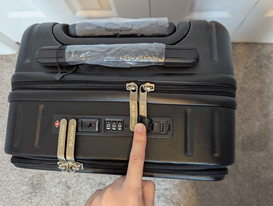 (POPULAR 💎) Brand new LUXURY hand carry-on 20-in - photo 2