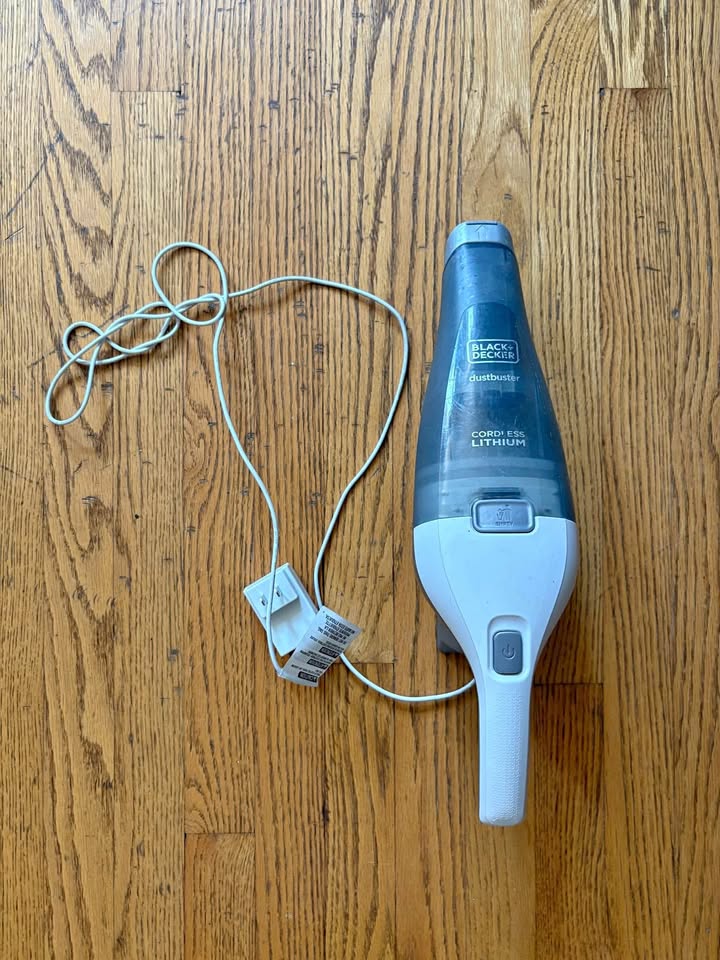 Black+Decker Dustbuster Handheld Vacuum