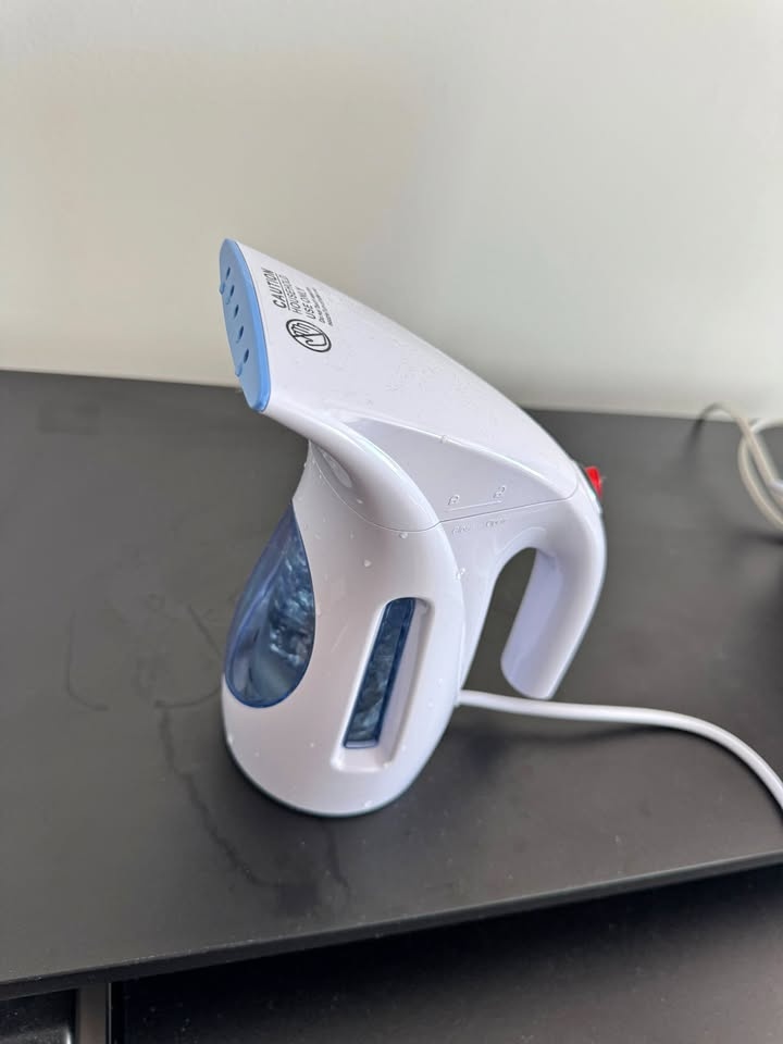 HiLIFE Handheld Clothes Steamer - Blue