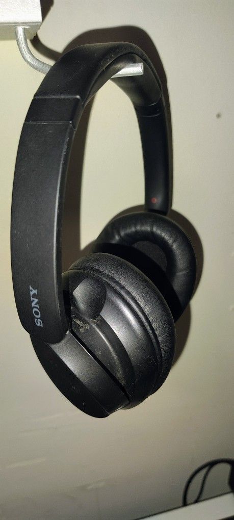 Sony WH-CH720N Noise Cancelling Bluetooth Headphones - photo 2