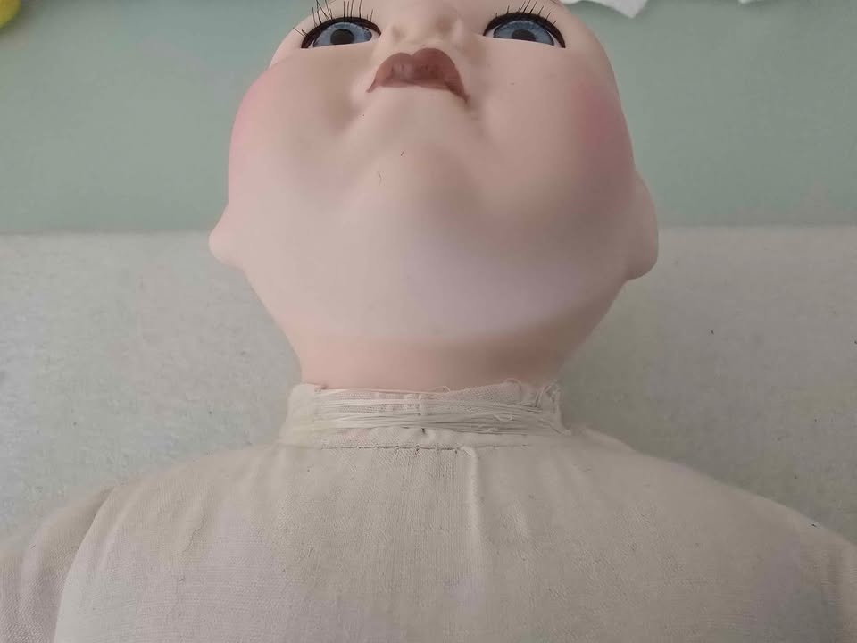 Seymour Mann porcelain baby doll 1980s - photo 4