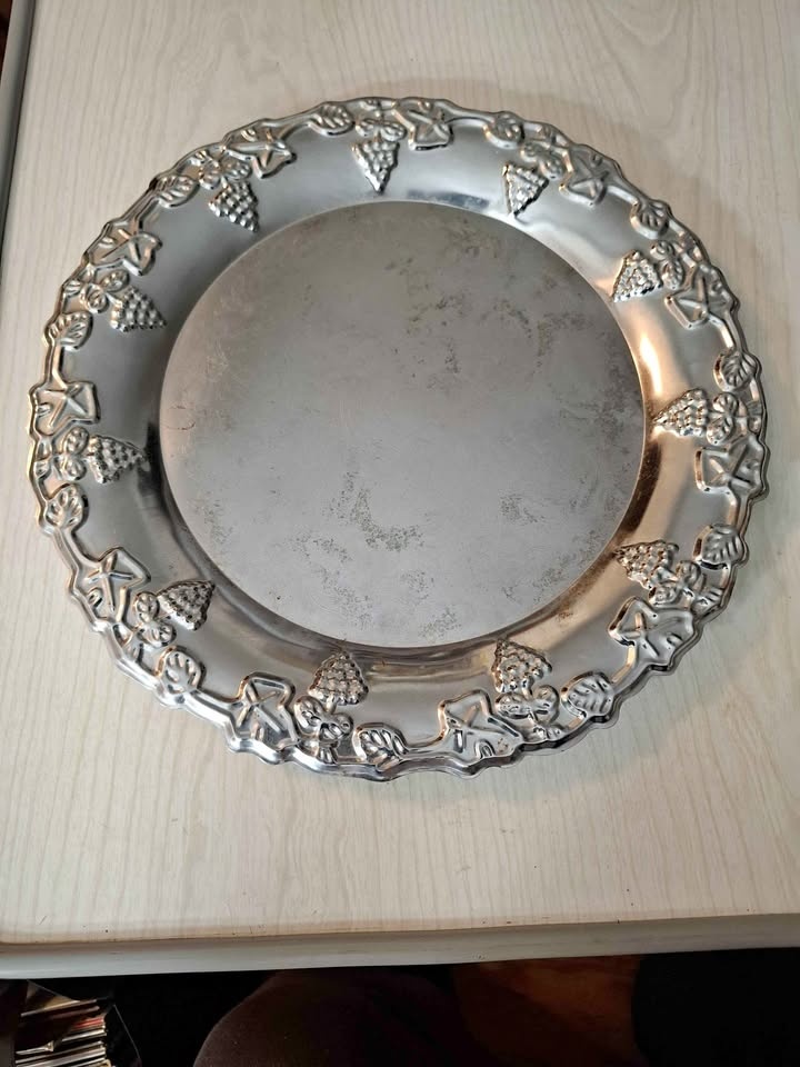 Serving tray