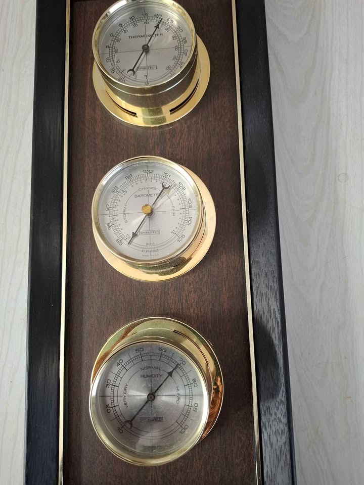 Wall Thermometer Barometer Humidity sensors - photo 3