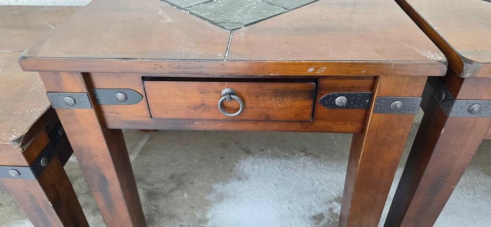 Set: Rustic coffee table and 2 end tables - photo 4