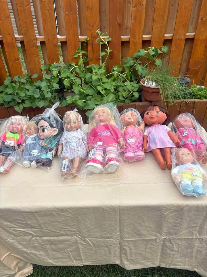 Dolls thumbnail